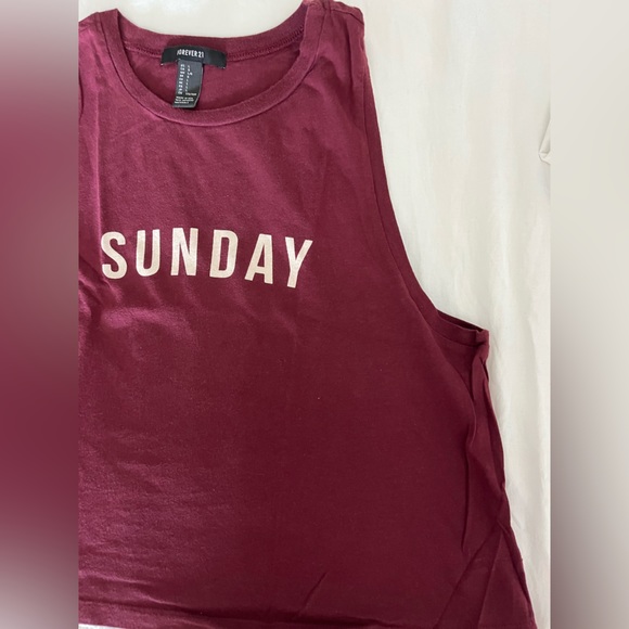 Crop tee-burgandy color - Picture 2 of 3
